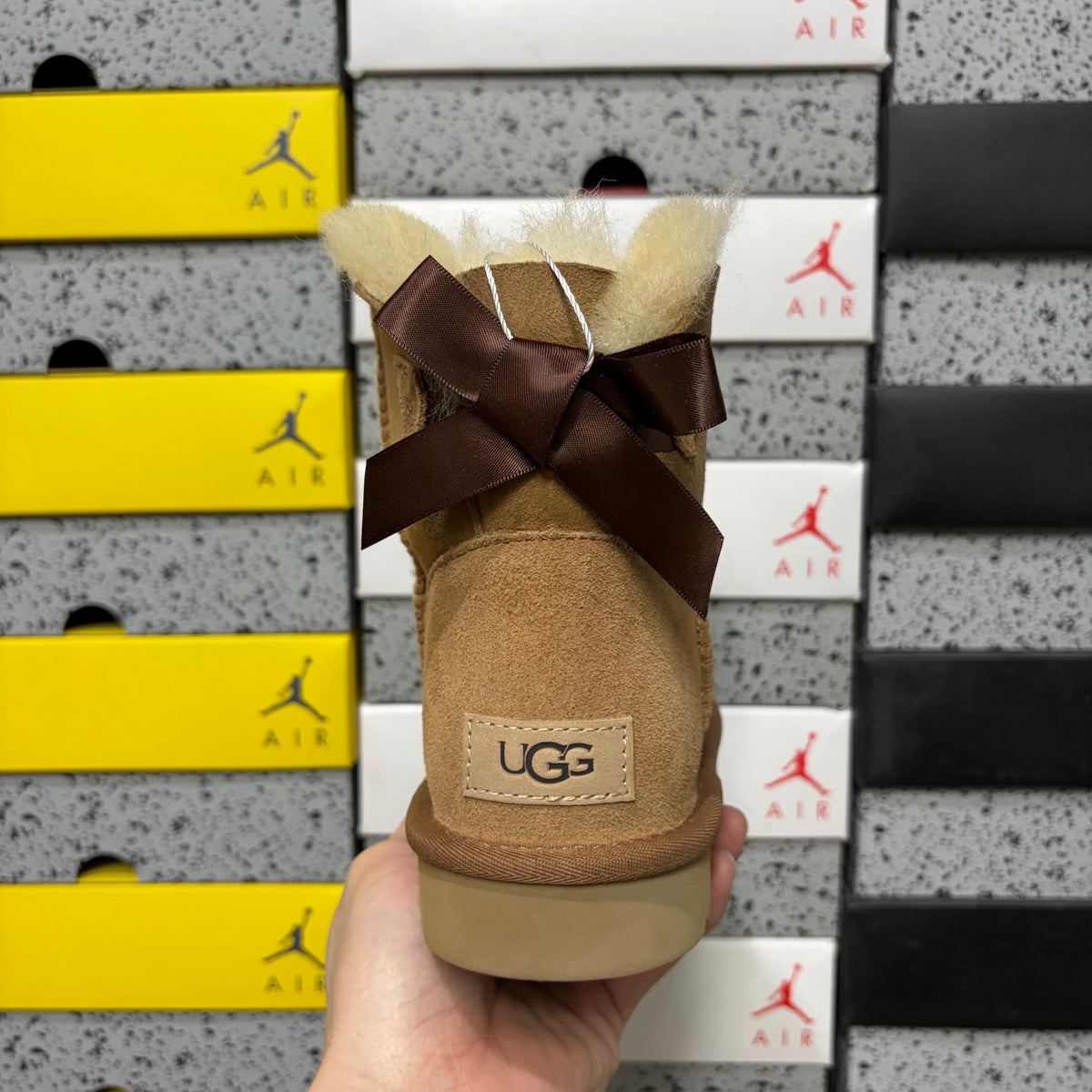 UGG