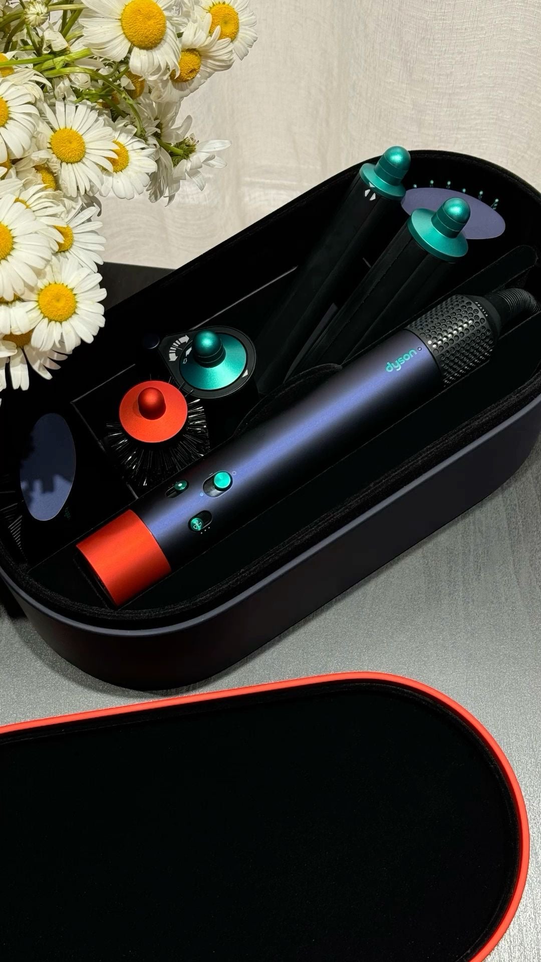 DYSON