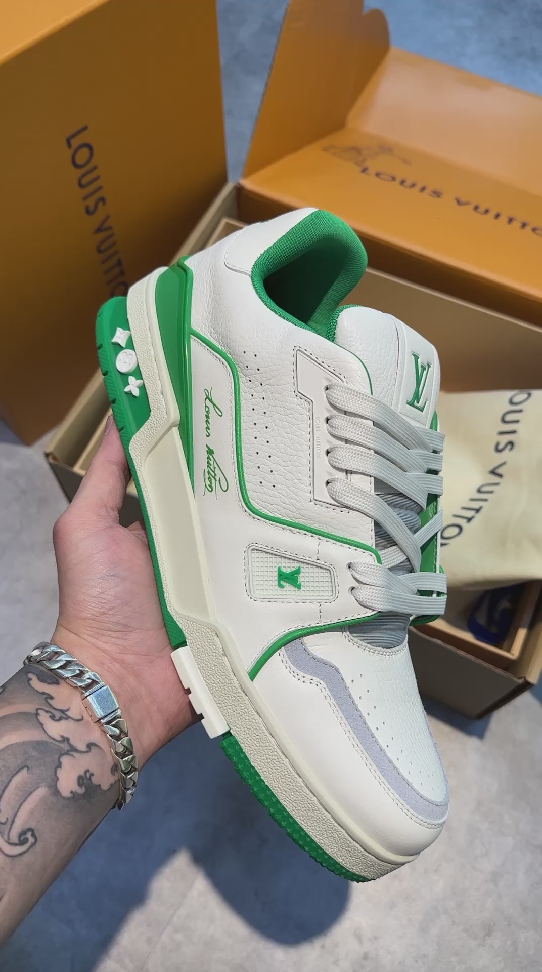 LV